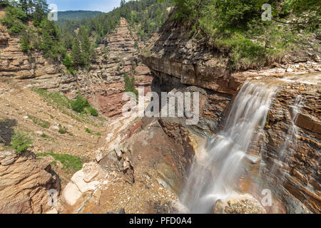 La cascata nel Bletterbach vicino a Bolzano, Alto Adige Foto Stock