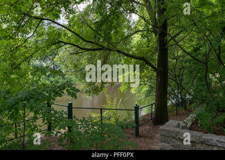 Questa è una foto del fiume Sprea a Berlino Foto Stock