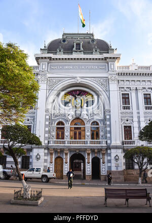 Il Chuquisaca Governatorato Palace in 25 Plaza de Mayo Square, Sucre, Bolivia Foto Stock