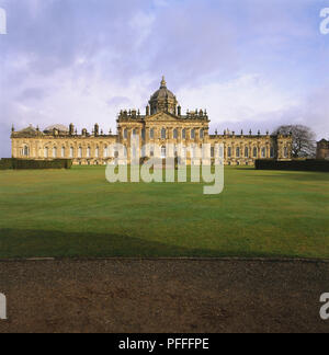 Gran Bretagna, Inghilterra, North Yorkshire, Castle Howard da Sir John Vanbrugh 1702. Foto Stock