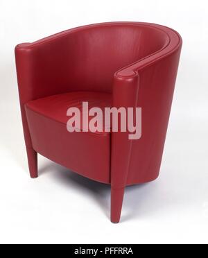 In pelle rossa sedia vasca Foto Stock