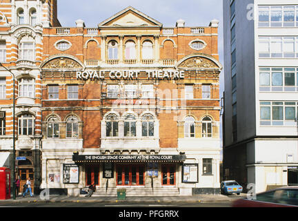 Gran Bretagna, Inghilterra, Londra, Sloane Square, Royal Court Theatre, facciata. Foto Stock