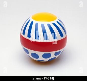 Colorata a strisce e palla maculato Foto Stock