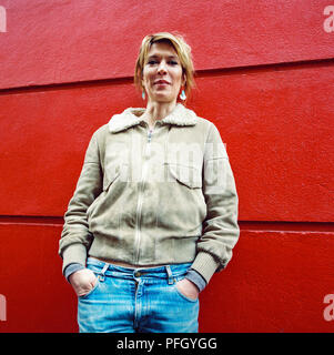 Inglese comico, attrice, scrittrice e regista Julia Davis fotografato nel 2004,Soho, Londra, Inghilterra, Regno Unito. Foto Stock