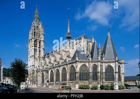 Francia, Normandia, Caudebec en Caux, esterno della cattedrale gotica Foto Stock