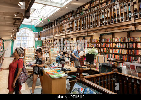 Daunt book store in Marylebone High Street, Londra Foto Stock