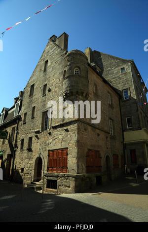 Vista della Maison prébendale da Rue General Leclerc, St Pol de Leon, Finisterre, Bretagna Francia Foto Stock