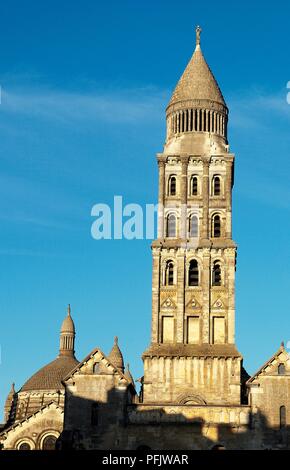 Francia, Perigueux, Cathedrale Saint-Front, il campanile romanico del XII secolo di chiesa Foto Stock