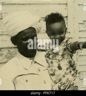 . Dahlak: con la nazionale italiana di spedizione subacquea in Mar Rosso. Spedizione nazionale subnequen in Mar Rosso, 1952-1953; biologia marina -- Mare Rosso; immersione profonda. "^JJE^-^-. '£..^M^m. Si prega di notare che queste immagini vengono estratte dalla pagina sottoposta a scansione di immagini che possono essere state migliorate digitalmente per la leggibilità - Colorazione e aspetto di queste illustrazioni potrebbero non perfettamente assomigliano al lavoro originale. Roghi, Gianni, 1927-; Baschieri Salvadori, Francesco, 1921-. Fair Lawn, N. J. libri essenziali Foto Stock