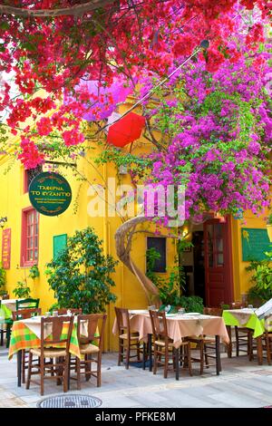 Ristorante nel centro storico della città di Nafplio, Argolide, del Peloponneso, della Grecia e di tutta l'Europa meridionale Foto Stock