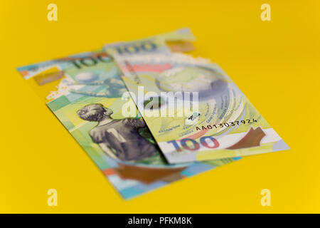 Nuove banconote russe che vale la pena di un centinaio di rubli Foto Stock