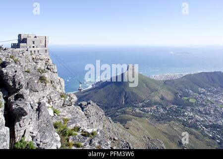 Sud Africa, Western Cape, Table Mountain vista della Table Mountain funivia alla testa di leone Mountain Foto Stock