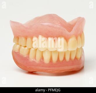 Set di denti finti, vista laterale Foto Stock