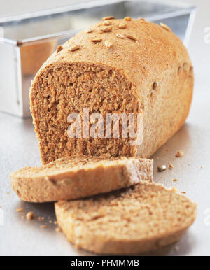 Parzialmente pane a fette di pane integrale, close up Foto Stock