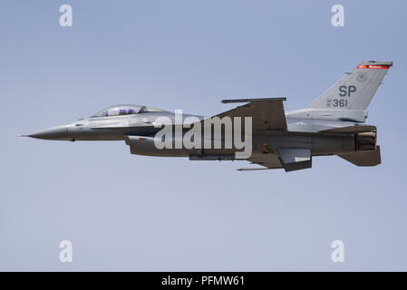 Lockheed Martin F-16 Fighting Falcon aereo da combattimento al Farnborough International Airshow, del 480th Fighter Squadron di Spangdahlem, Germania Foto Stock