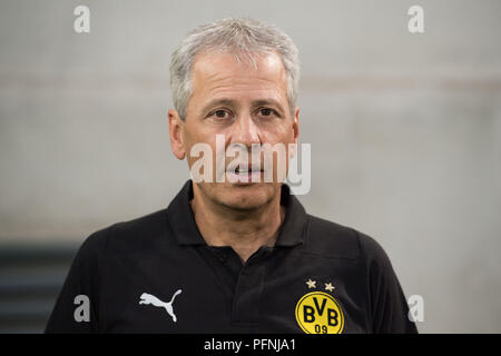 La Furth, Deutschland. 21 Ago, 2018. Lucien FAVRE (pullman, FARE), mezza lunghezza ritratto, calcio, DFB Pokal, primo girone principale, Greuther Furth (FUE) - Borussia Dortmund (DO) 1: 2 n/a il 20.08.2018 a Fürth/Germania. | Utilizzo di credito in tutto il mondo: dpa/Alamy Live News Foto Stock