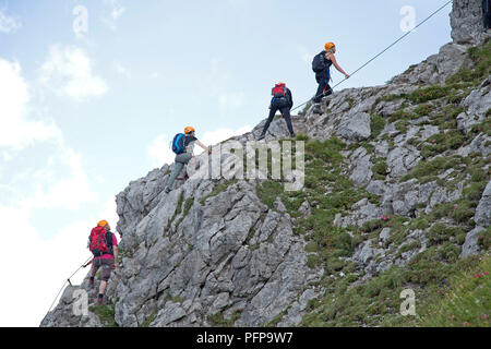 Arrampicata, Kanzelwand Riezlern, piccola valle Walser, Austria Foto Stock