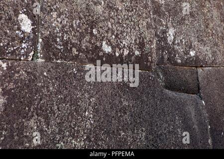 Cile, l'Isola di Pasqua (Rapa Nui), Rano Kau, Ahu Vinapu, close-up sulla parete somigliante a architettura Inca Foto Stock