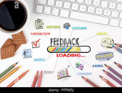 Feedback, la concezione di business. Grafico con le parole chiave e le icone Foto Stock