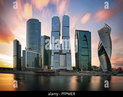 Città di Mosca centro business al tramonto Foto Stock