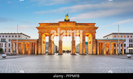 Branderburger Tor- Porta di Brandeburgo a Berlino, Germania Foto Stock