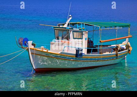 Barca da pesca, Limeni, Mani penisola del Peloponneso, della Grecia e di tutta l'Europa meridionale Foto Stock