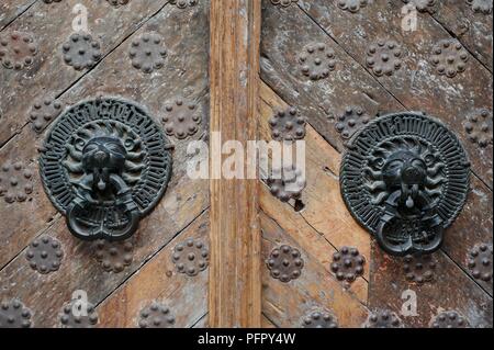 Estonia, Tallinn, Great Guild Hall, coppia di porte battenti Foto Stock