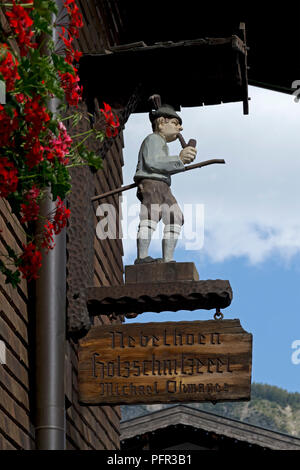 Uomo intagliato, Oberstdorf, Allgaeu, Baviera, Germania Foto Stock