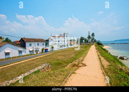 Sri Lanka, della Provincia Meridionale, Galle, Forte Galle e il sentiero lungo la riva Foto Stock