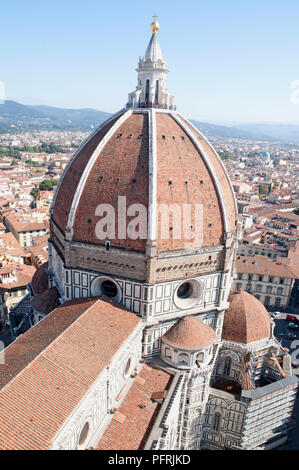 L'Italia, Toscana, Firenze, Basilica di Santa Maria del Fiore (Basilica di Santa Maria del Fiore) cupola vista dal di sopra, close-up Foto Stock