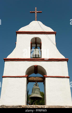 Stati Uniti, California, San Diego County, Pala, la Missione di San Antonio de Pala, missione campane nella torre campanaria Foto Stock