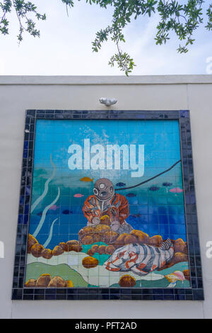 Memeorial mosaico a John Cocoris fondatore della spugna industria subacquea in Tarpon Springs, in Florida, Stati Uniti d'America Foto Stock