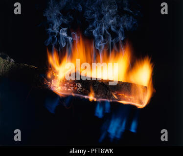 La combustione di legna, close-up Foto Stock