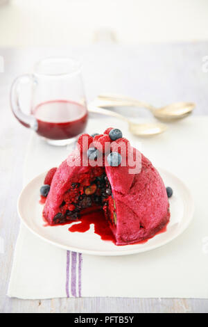 Estate budino di frutti di bosco Foto Stock