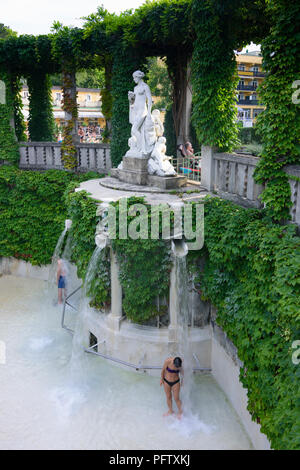 Bad Vöslau: spa bagno termale Bad Vöslau, bagnante, Wienerwald, Vienna Woods, Niederösterreich, Austria Inferiore, Austria Foto Stock