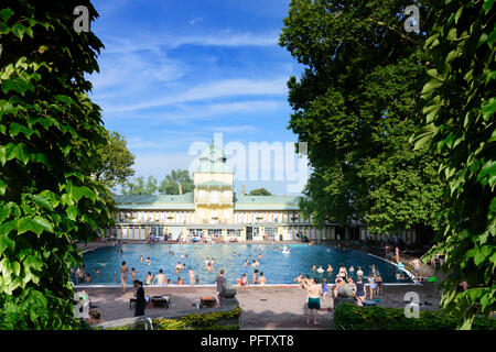 Bad Vöslau: spa bagno termale Bad Vöslau, bagnante, Wienerwald, Vienna Woods, Niederösterreich, Austria Inferiore, Austria Foto Stock