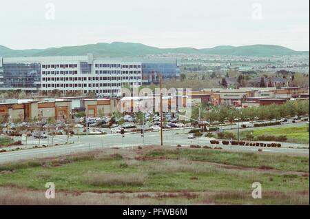 Vista aerea del Persimmon Place shopping center a Dublino, California, 9 aprile 2018. () Foto Stock