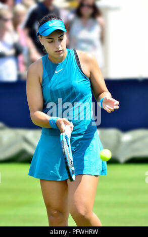 Bernarda Pera (Croatian-American) giocando nel primo turno di qualificazione della Valle di natura internazionale, Eastbourne 22 Giugno 2018 Foto Stock