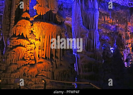 BEIT-SHEMESH, Israele - 23 settembre 2017: Avshalom Grotta, noto anche come Soreq Cave, una grande grotta di stalattiti vicino Beit-Shemesh nel centro di Israele Foto Stock