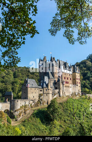 Il Castello Eltz, vicino Wierschem, in Rhineland-Pflaz, Germania, nella valle del Elz, la collina del castello del XII secolo Foto Stock