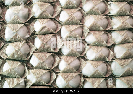 Piatti a base di frutti di mare freschi e di prodotti a base di pesce. Sekinchan villaggio di pescatori, la Malaysia peninsulare. Foto Stock