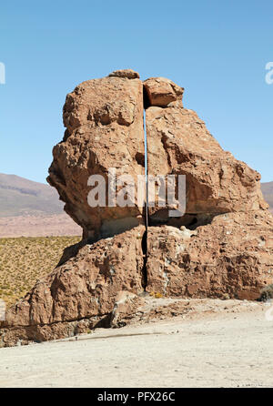 Incredibili formazioni rocciose in Salar de Uyuni, Bolivia Foto Stock