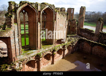 Febbraio 2016 - rovine del Castello di Kenilworth, UK; essa ha svolto un importante ruolo storico ed è stato oggetto di il più lungo assedio nella storia inglese Foto Stock