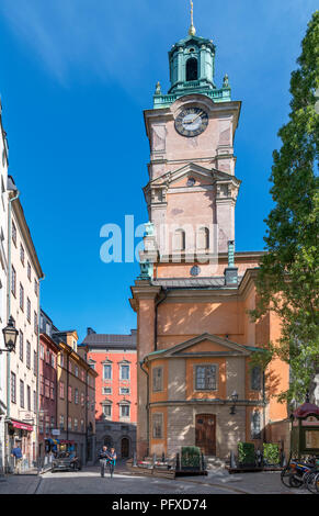 Storkyrkan (Cattedrale di Stoccolma) alla fine della strada Trångsund, Gamla Stan (Citta vecchia), isola Stadsholmen, Stoccolma, Svezia Foto Stock