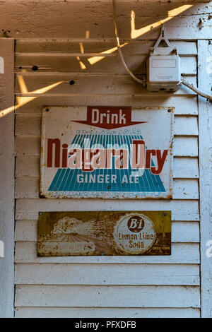 Niagara Dry Ginger ale segno di stagno, Rowley, Alberta, Canada. Foto Stock