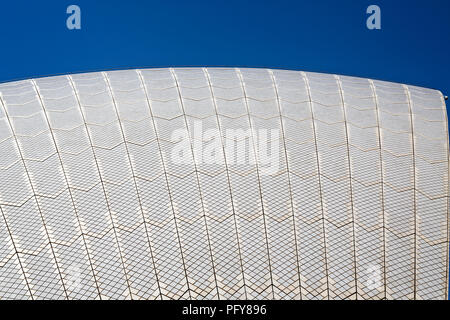 Vista ravvicinata dall'interno di Sydney Opera House di piastrelle che compongono le vele prese a Sydney, NSW, Australia il 22 settembre 2013 Foto Stock