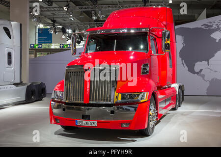 HANNOVER, GERNANY - Sep 21, 2016: Western Star 5700 carrello all'International Motor Show per i veicoli commerciali. Foto Stock