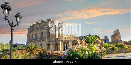 Vista panoramica di antico anfiteatro romano di El Djem. Governatorato di Mahdia, Tunisia, Nord Africa Foto Stock