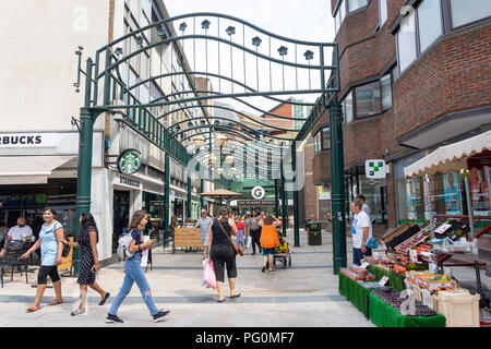 Ingresso a radure Bromley shopping centre, High Street, Bromley, London Borough of Bromley, Greater London, England, Regno Unito Foto Stock