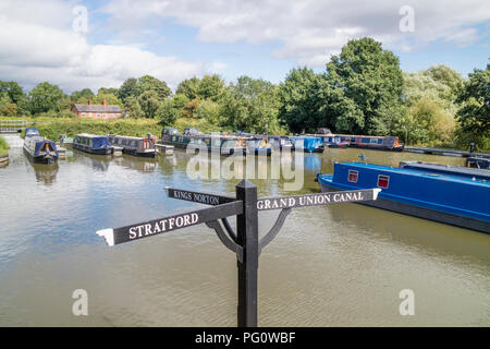 La Stratford upon Avon Canal a Kingswood Junction, Lapworth, Warwickshire, Inghilterra, Regno Unito Foto Stock